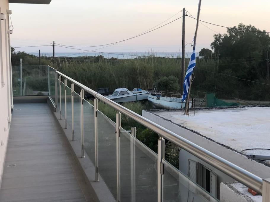 דירות קוקינוס פירגוס Eleni מראה חיצוני תמונה